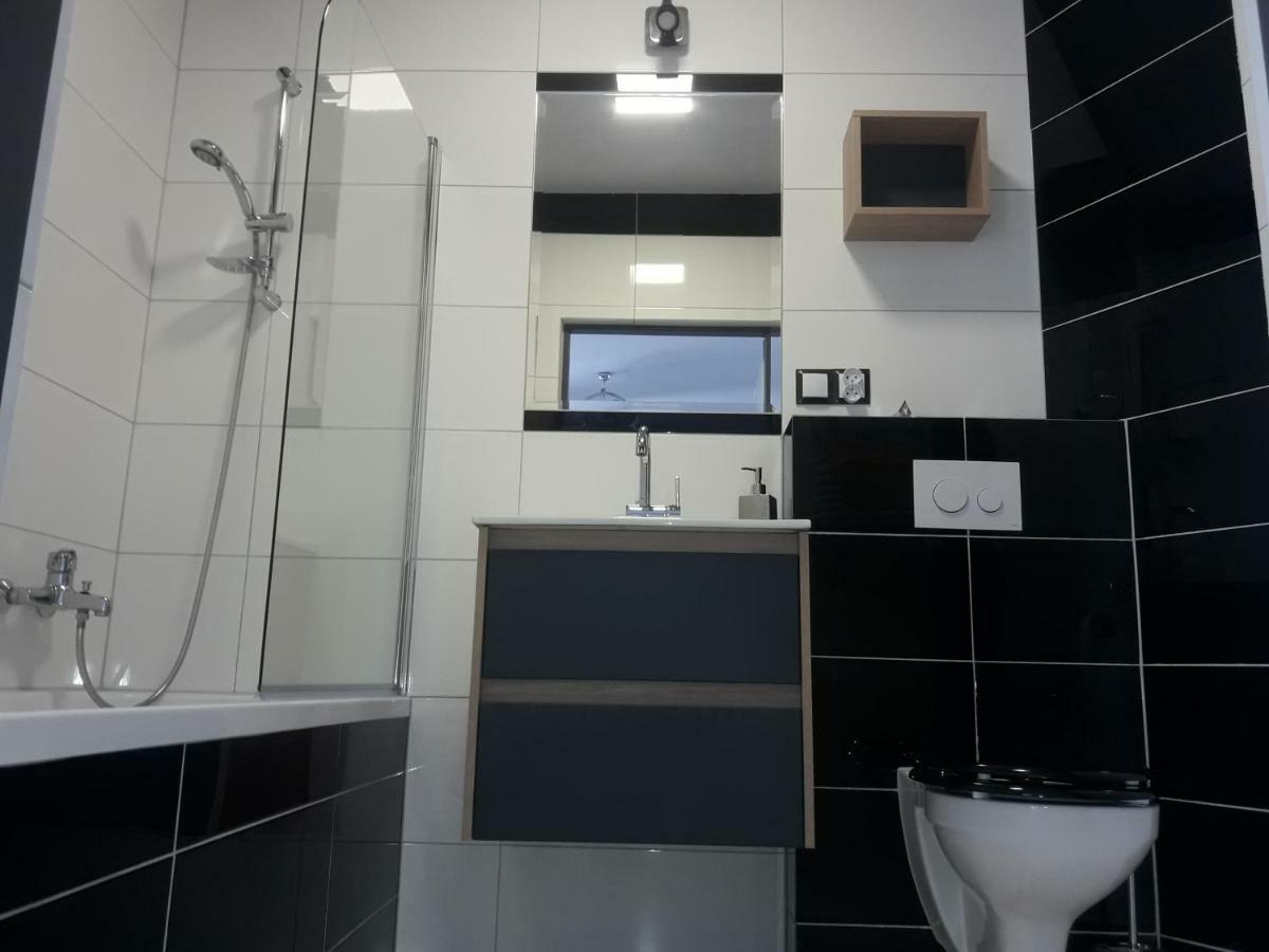 Apartament Szczesliwy ウストシキ・ドルネ エクステリア 写真